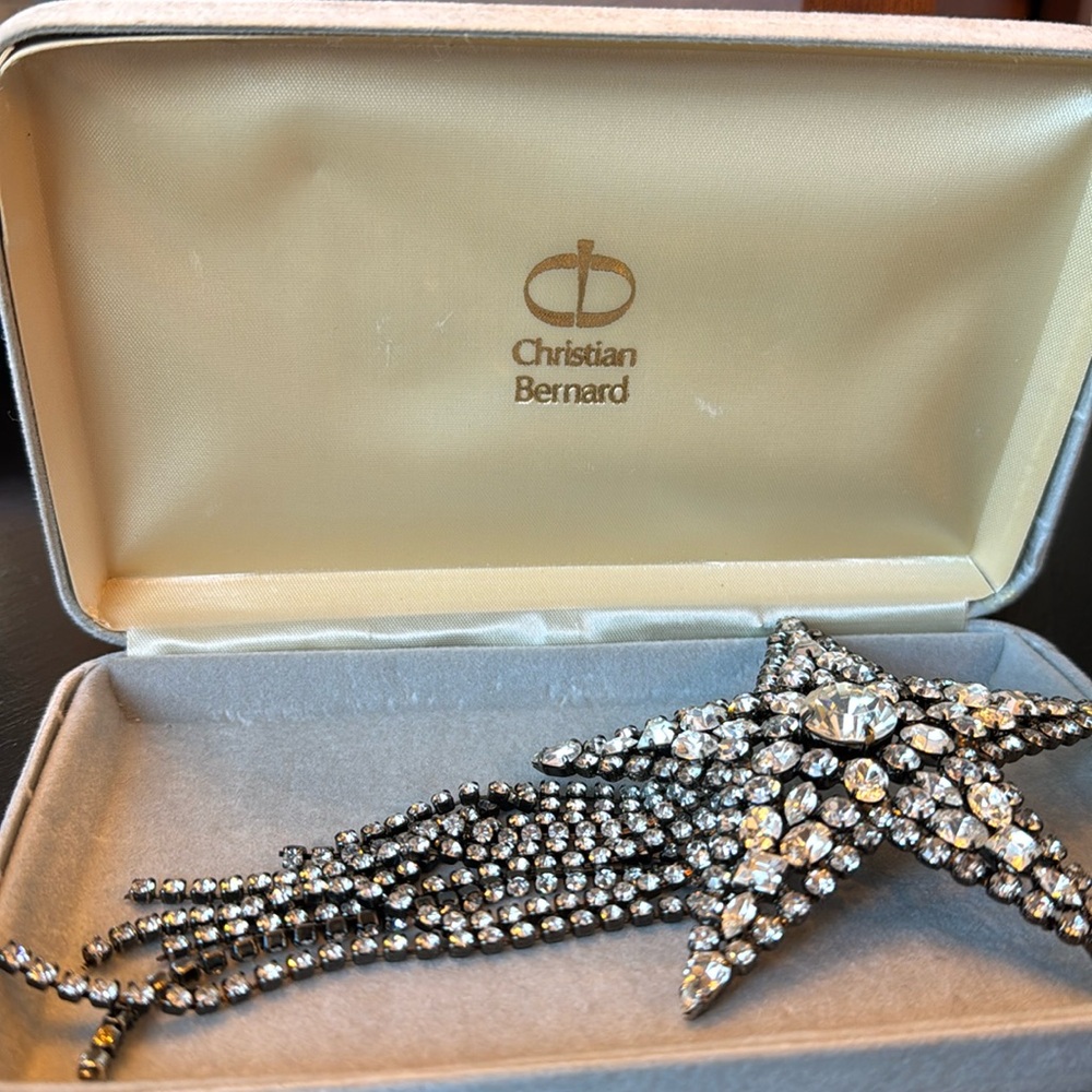 Star brooch